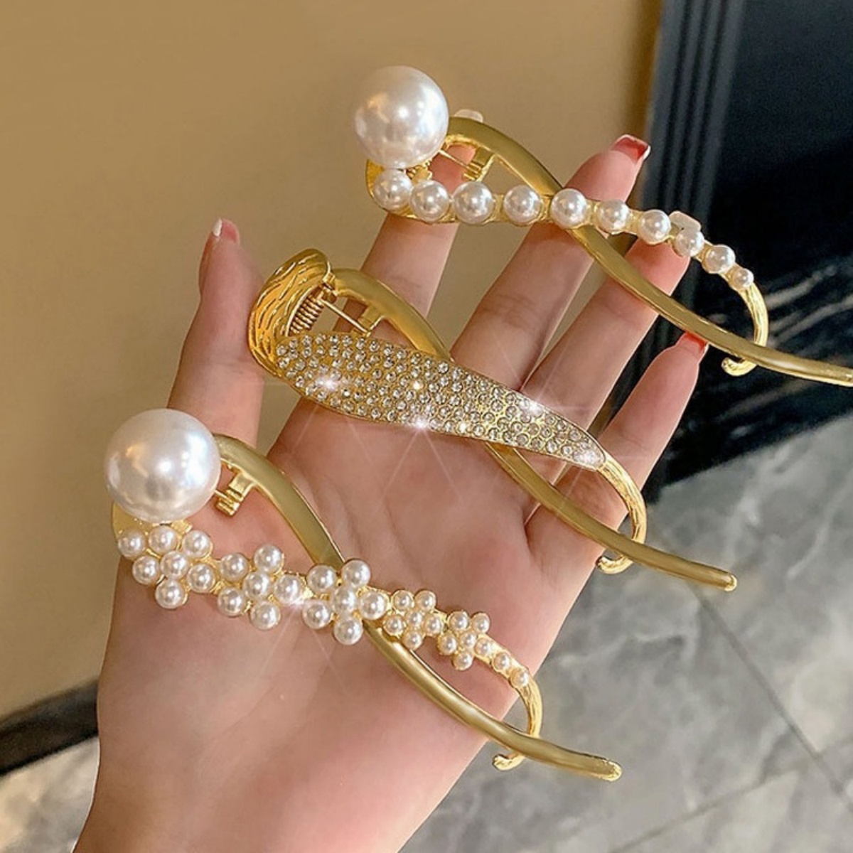 Elegant Glitter Pearl Hair Cli - The Korean Lifestyle recension och pris